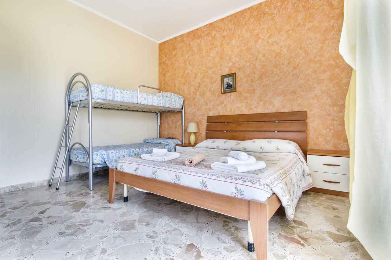 Ferienwohnung Casa Vacanza Paradise Vicino Cefalu Con Servizio Di Piscina A 3 Chilometri Campofelice Di Roccella Exterior foto